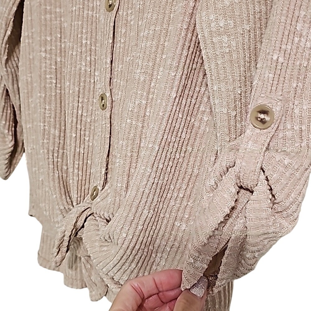 Top Space Dyed Cream & White No Boundaries Tie Bottom Shirt Size L EUC - Picture 3 of 5